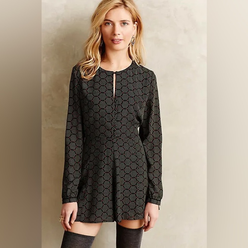 ✨ Anthropologie Honeycomb Printed Romper Sz S - Picture 1 of 11